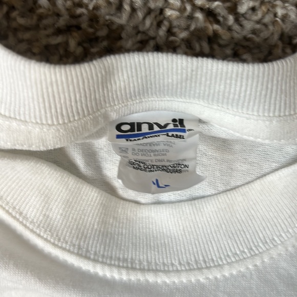 Signed Nestle Crunch T-shirt - Picture 4 of 5